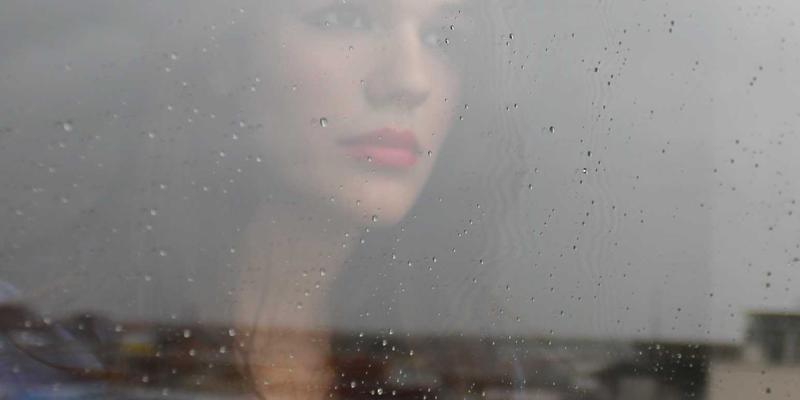 2024美容护肤新风向：自然护肤与科技美妆的智慧融合