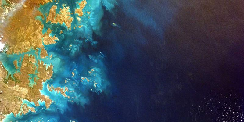 化妆品抗皱指南：如何根据皮肤老化迹象选择针对性的美妆教程与成分组合