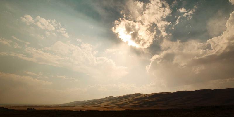 唇部护理全攻略：告别干裂、唇纹与暗沉，打造水润嘟嘟唇的护肤知识