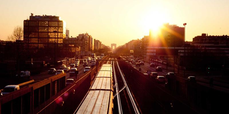 早C晚A护肤公式深度解析：如何根据肤质定制高效抗老方案，把握自然护肤美妆趋势